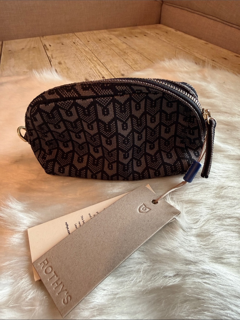 Rothy's Universal Pouch Black & Gray Geometric Toiletry with Blue Pull NWT - Picture 3 of 5